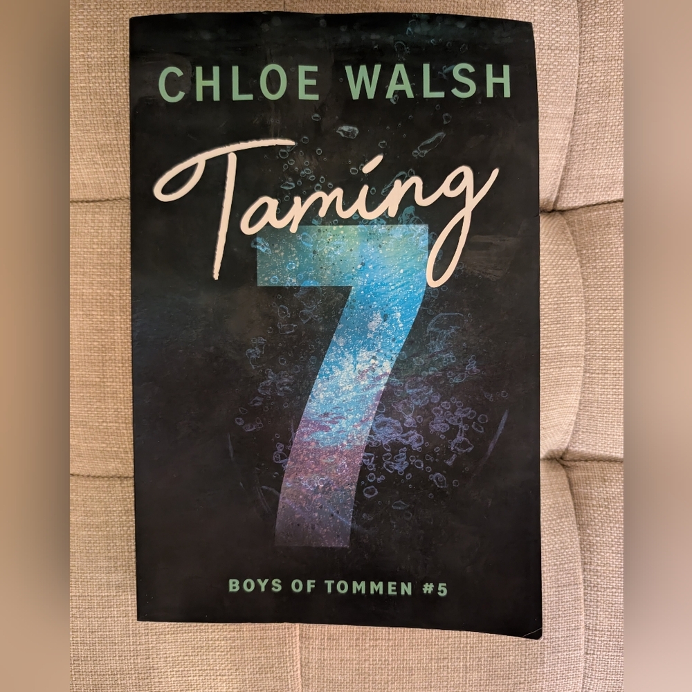 Chloe Walsh 'Taming 7' Book